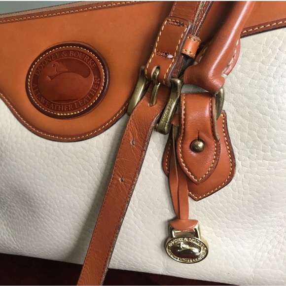 Dooney and Bourke bag - Picture 3 of 12